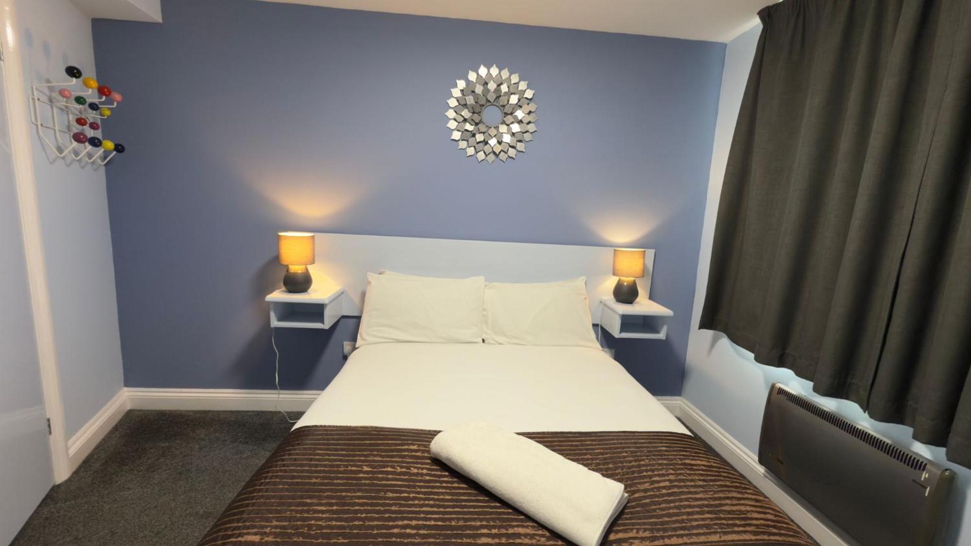 The Terrace Lodge Hotel Yeovil Bagian luar foto