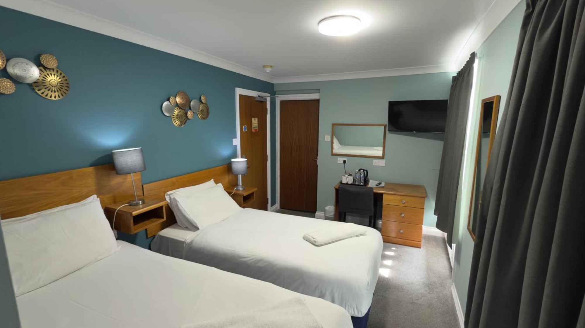 The Terrace Lodge Hotel Yeovil Bagian luar foto