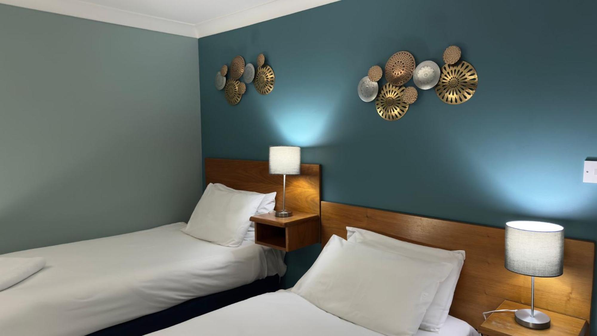 The Terrace Lodge Hotel Yeovil Bagian luar foto