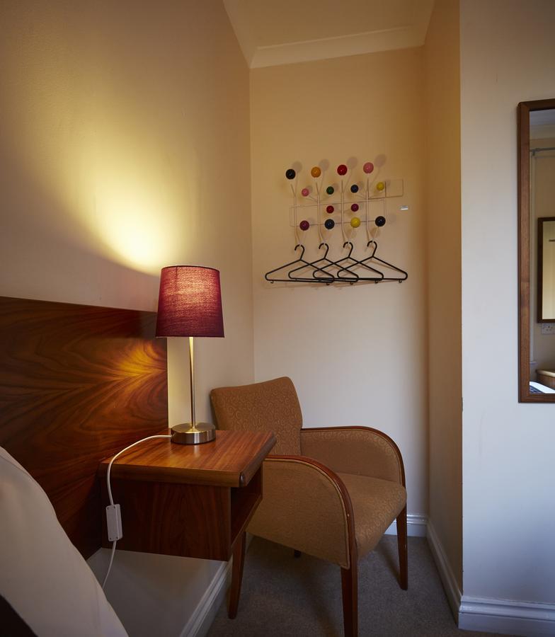 The Terrace Lodge Hotel Yeovil Bagian luar foto