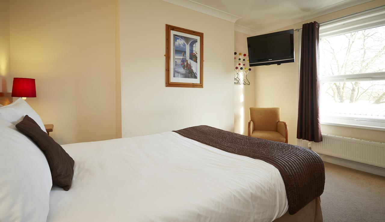 The Terrace Lodge Hotel Yeovil Bagian luar foto