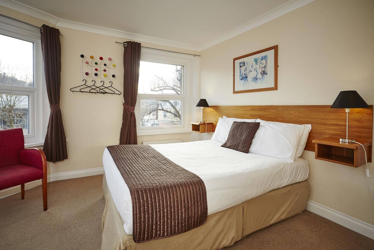 The Terrace Lodge Hotel Yeovil Bagian luar foto