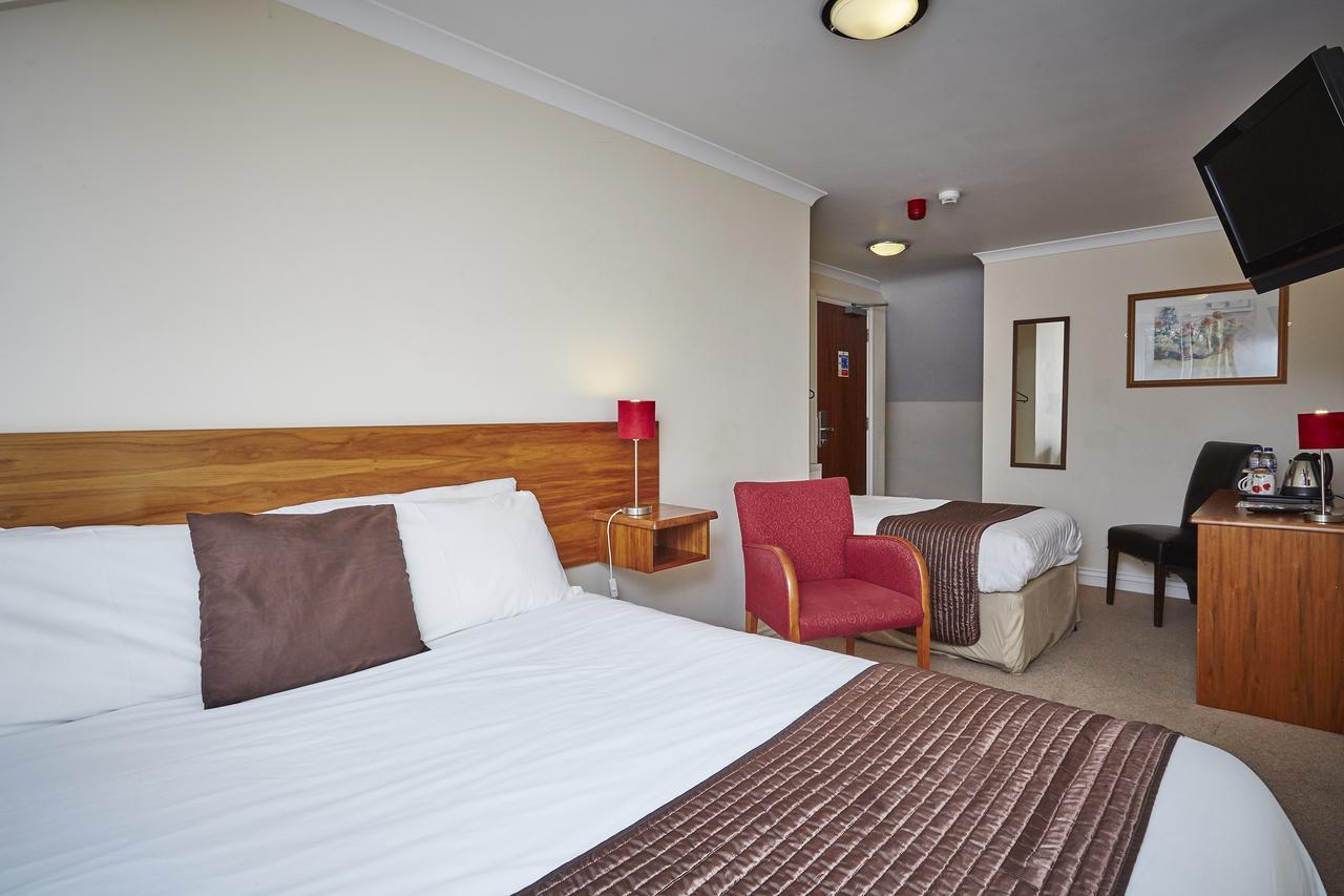 The Terrace Lodge Hotel Yeovil Bagian luar foto