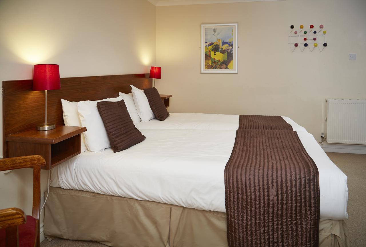 The Terrace Lodge Hotel Yeovil Bagian luar foto